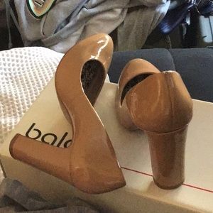 Beige/taupe chunky heel Almond toe Pump